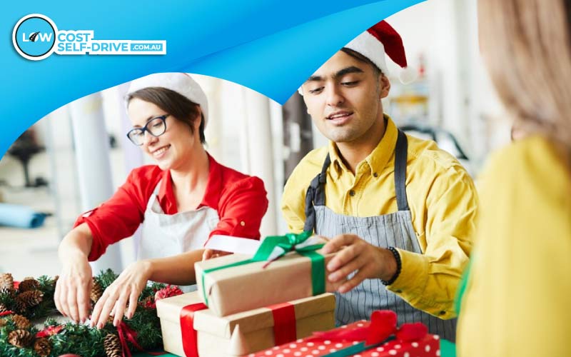 thumbnail mum waiting for gifts to be wrapped at the wrapping counter, Christmas gifts, Christmas Shopping Guide